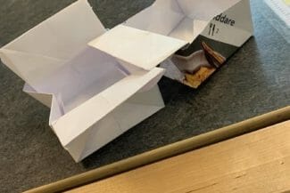 kreativ elev papper vqsUwlgs rotated