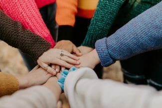 spoken-words-skola-elever-grupparbete