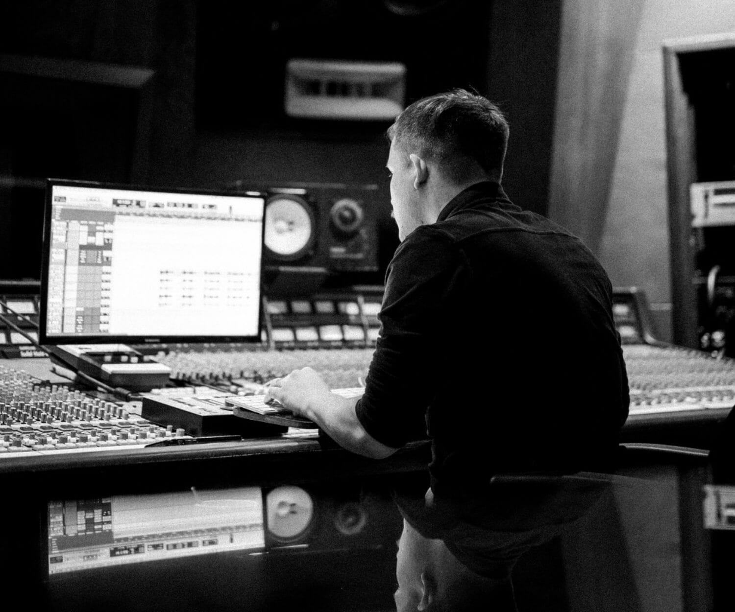 jeffery-erhunse-WJwRr3pW5FA-unsplash