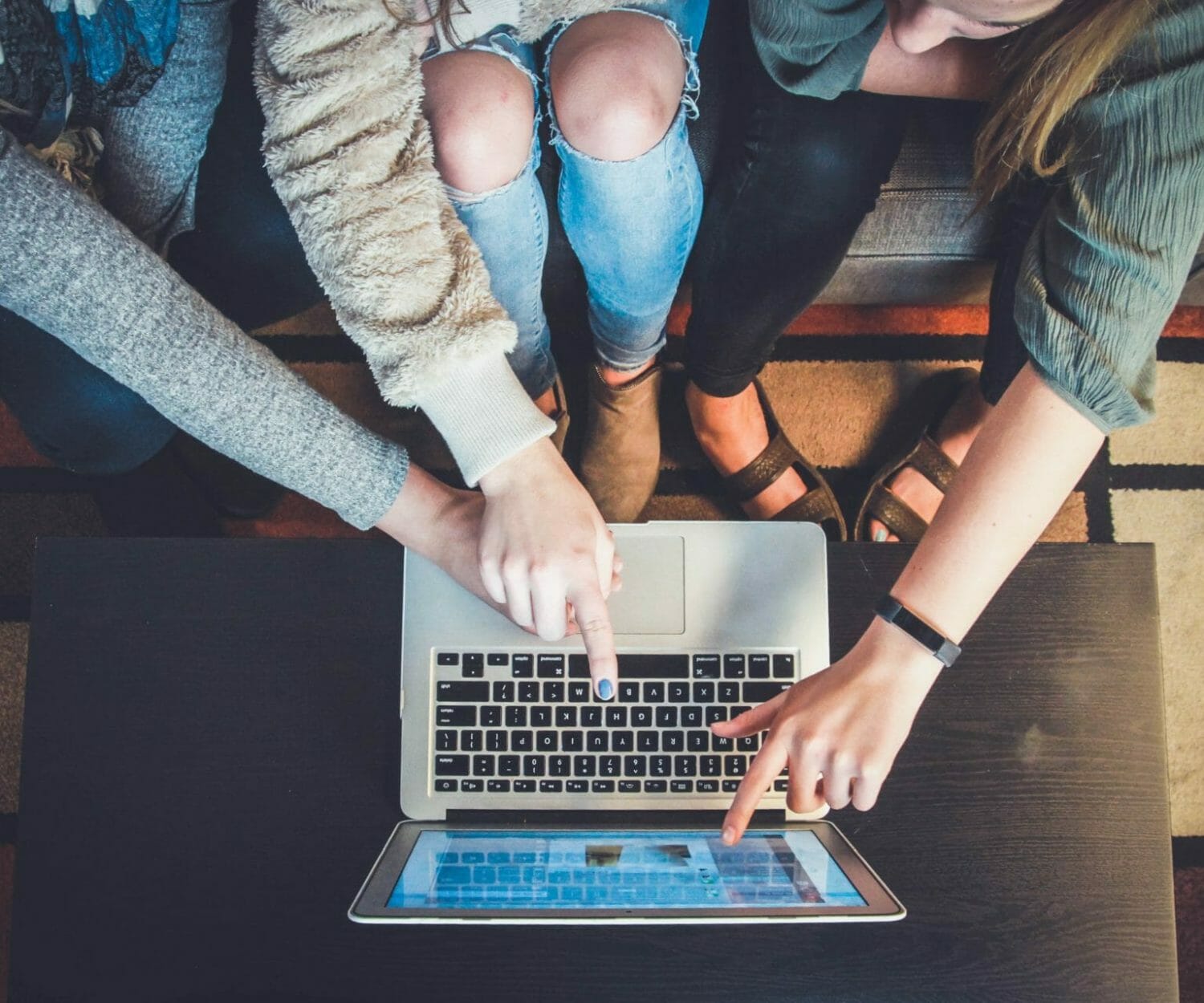 john-schnobrich-2FPjlAyMQTA-unsplash